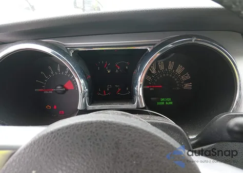 2008 Ford Mustang Gt Deluxe/Gt Premium z USA, uszkodzony, nr VIN 1ZVHT85H285148928